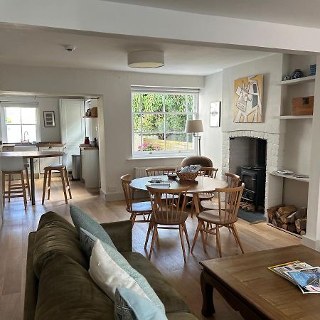 Billie'S Seaside Retreat Villa ไลม์รีจิส ภายนอก รูปภาพ
